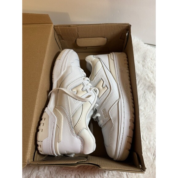 New Balance 550 Sneakers Running Walking White/cream Women Size 8 New in Box - Picture 2 of 8